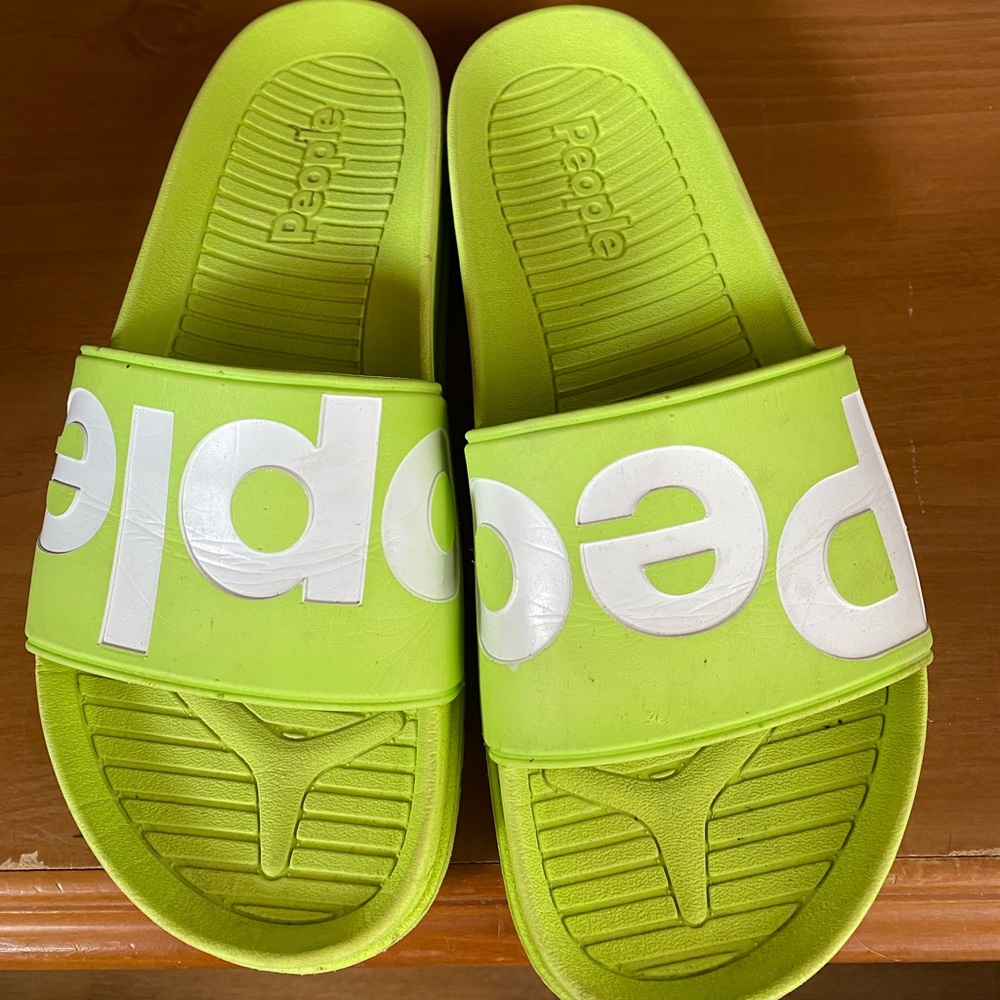 People slides